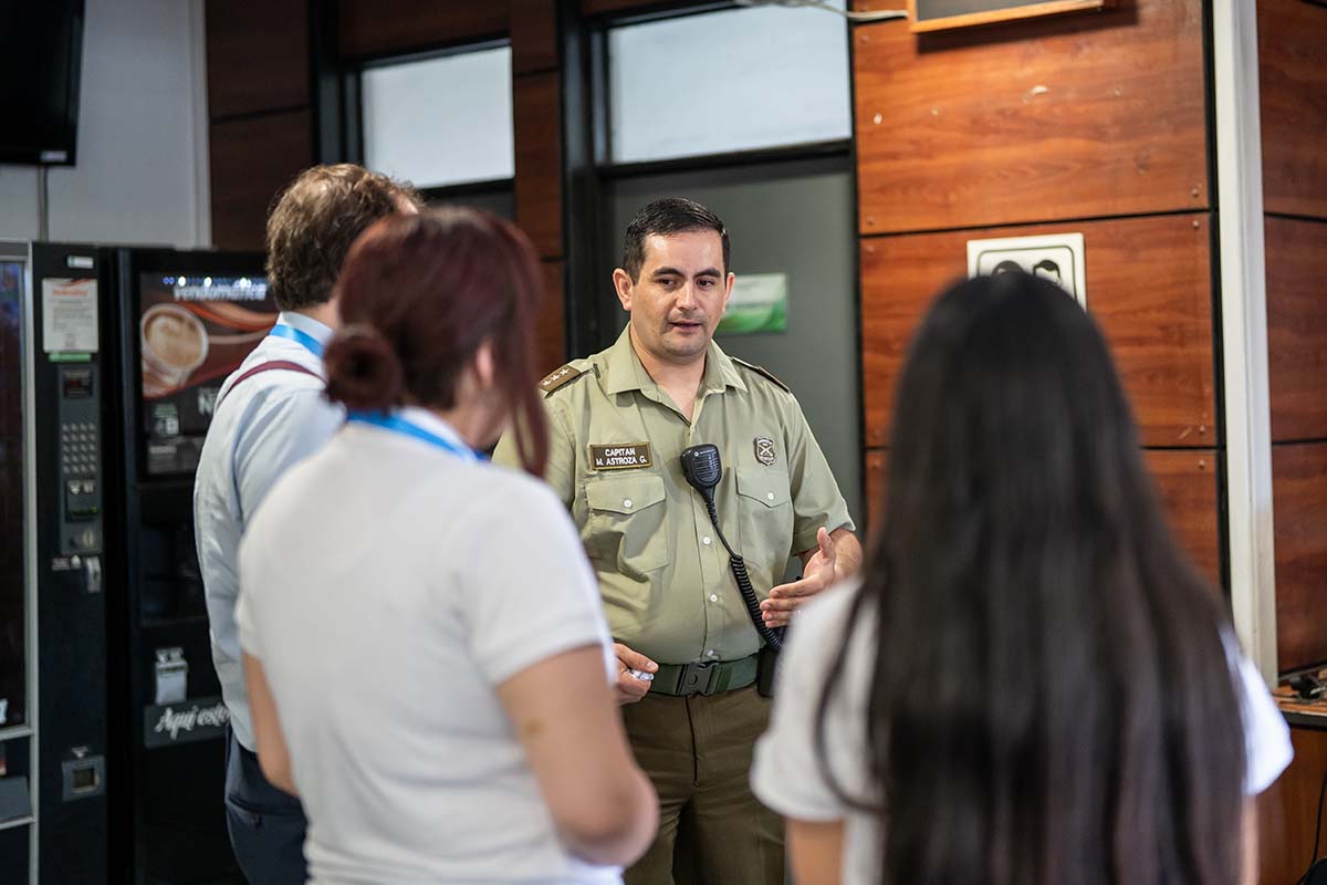 Más Carabineros en las calles